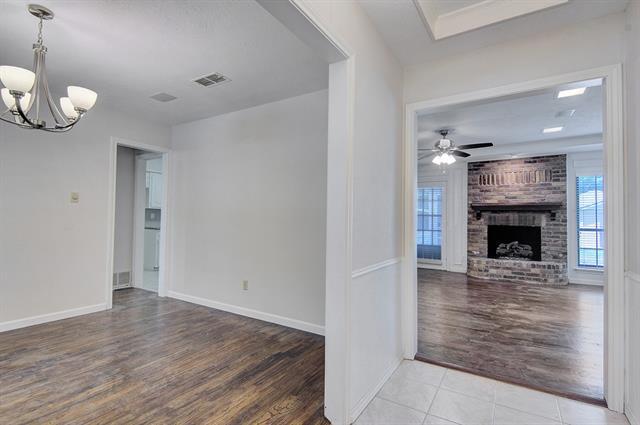 Building Photo - 2501 Glenhaven Dr