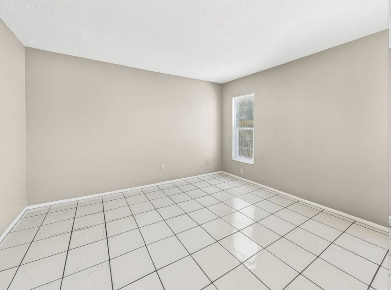 Building Photo - 613 Limetree Dr