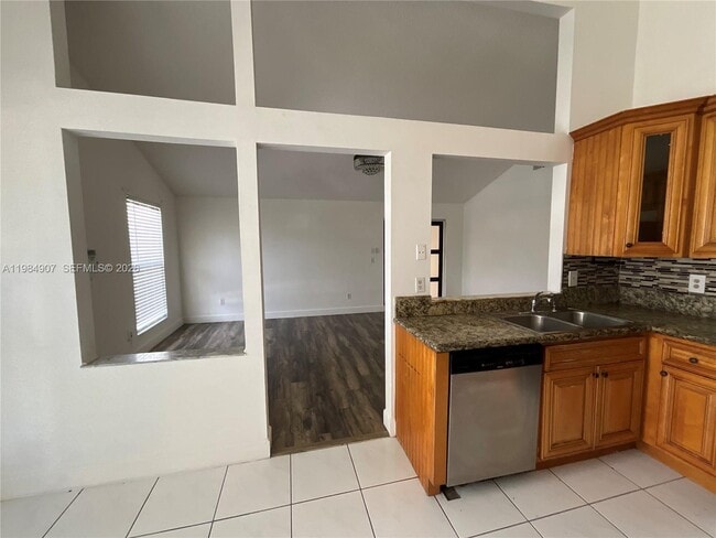 Building Photo - 1780 SW 84th Ave