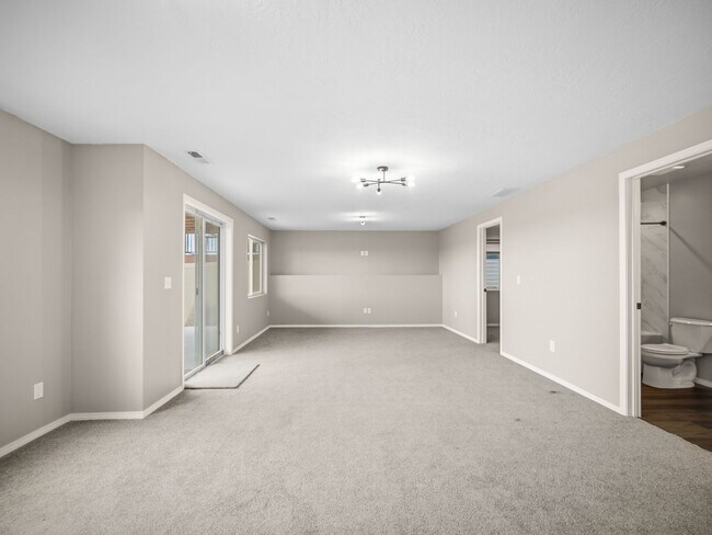 Building Photo - Charming North Spokane Home in a Quiet Neighborhood ? Limited-Time Move-In Special: Half Off Your...
