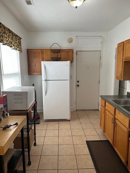Building Photo - 6544 N Talman Ave