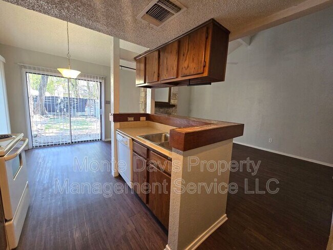Building Photo - 1713 Cinnamon Path