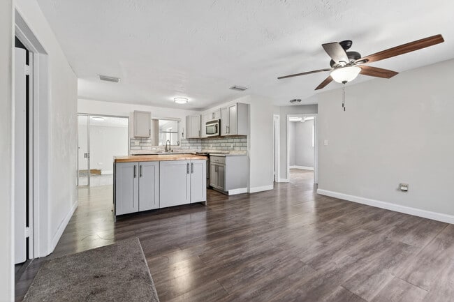Building Photo - 4364 N Mary Cir