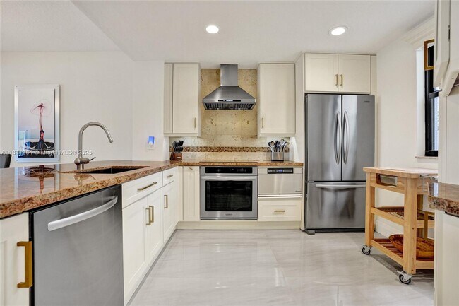 Building Photo - 925 Oak Harbour Dr