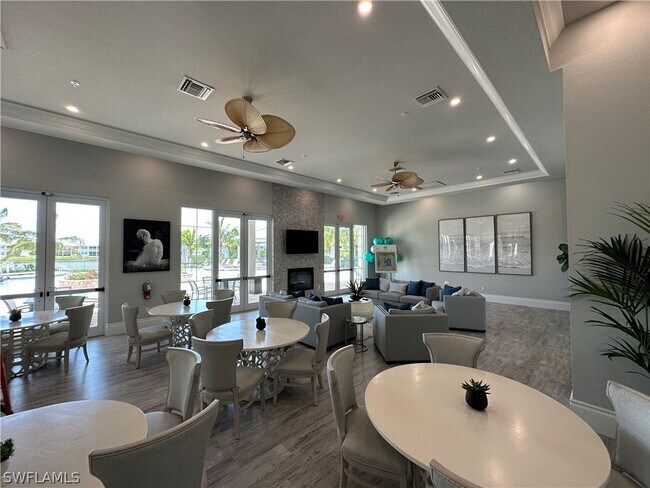 Building Photo - 214 Indies Dr E