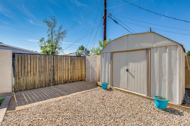 Building Photo - SFH 4-2