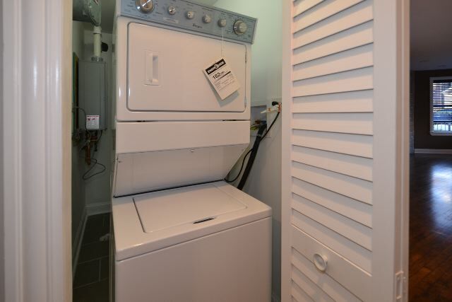 Building Photo - 2019 N Hoyne Ave