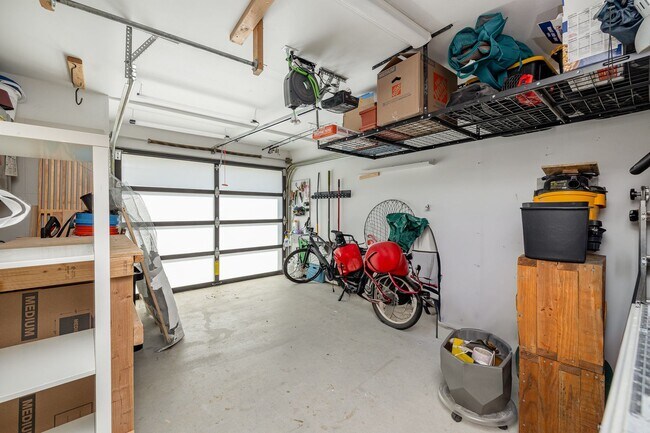 Building Photo - Modern Ballard Townhome | 2 Bed + 2.5 | 1,...