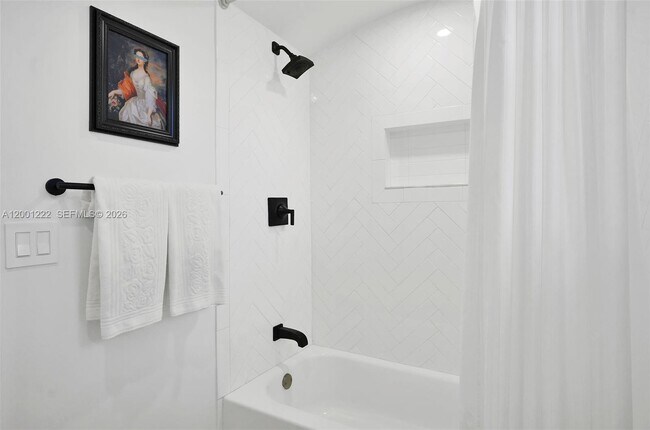 Building Photo - 2311 SW 9th Ave