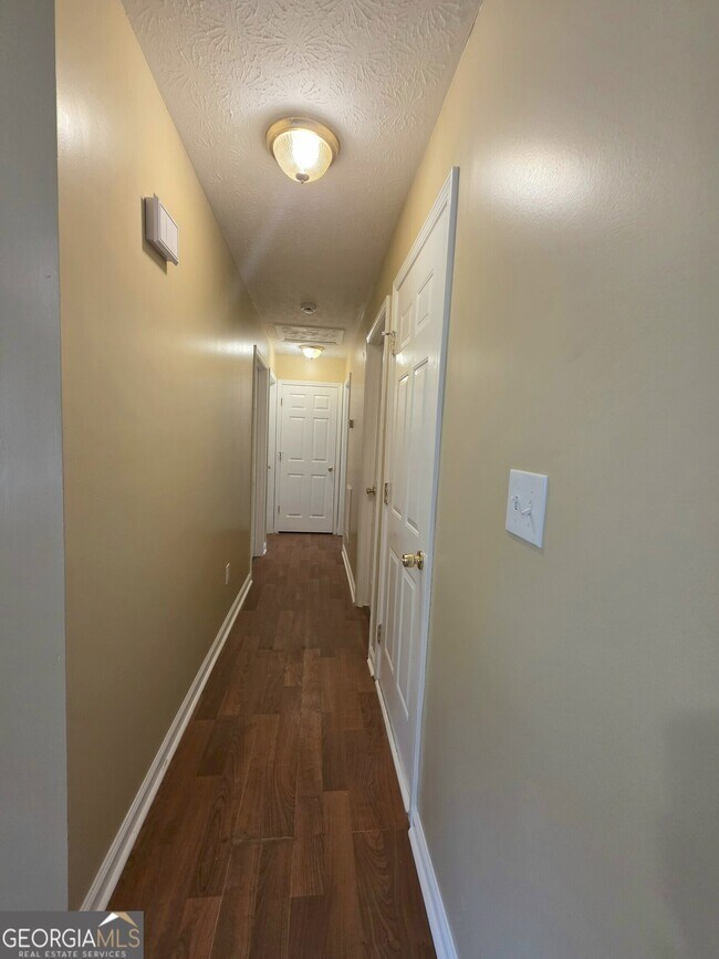 Building Photo - 186 S Red Oak Way