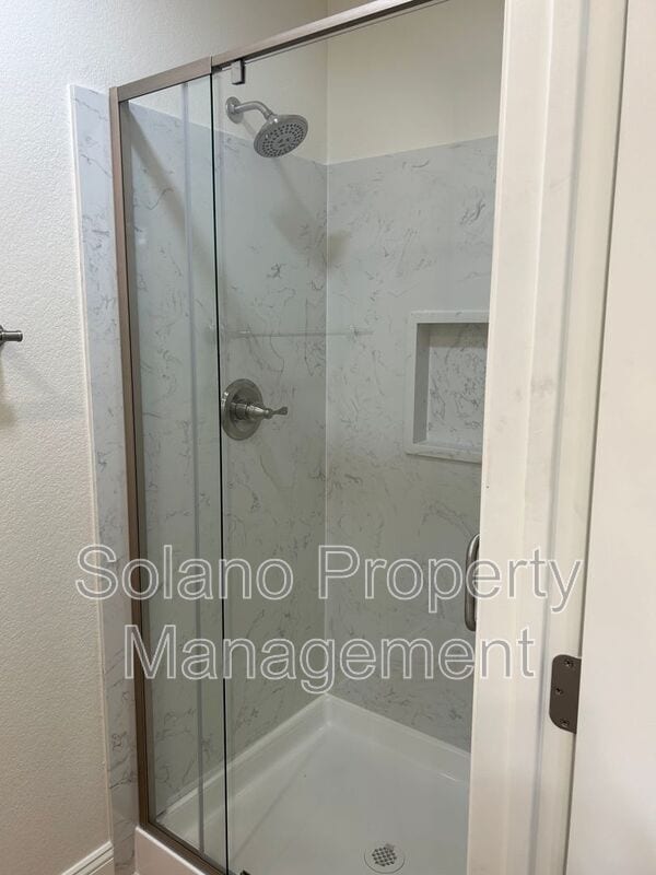 Building Photo - 2813 Vista Palomar