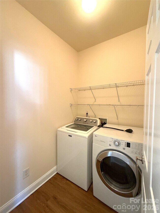 Building Photo - 10082 Paisley Dr