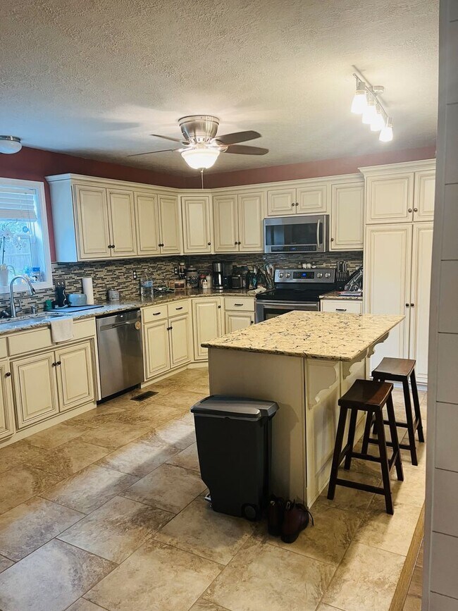 Building Photo - 14255 Camden Ln
