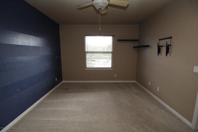Building Photo - 1015 Venetian Dr