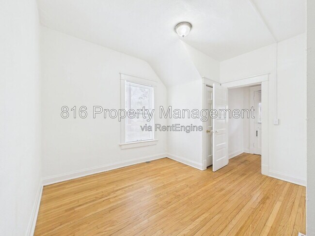 Building Photo - 4008 Charlotte St
