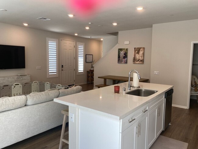 Building Photo - 40578 Birchfield Dr