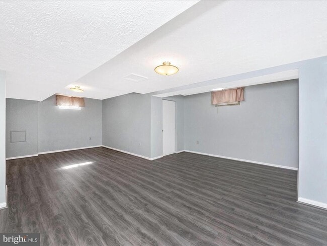 Building Photo - 408 Willow Hill Pl