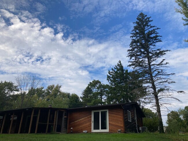 Building Photo - 8525 S Spring Valley Park Dr