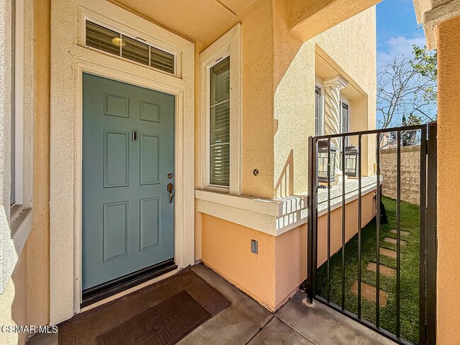 Building Photo - 2930 Esperanza Way