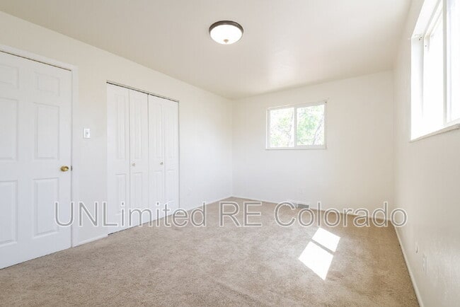 Building Photo - 9130 Osceola St