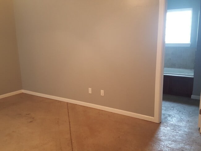 Building Photo - 4428 Peach Tree