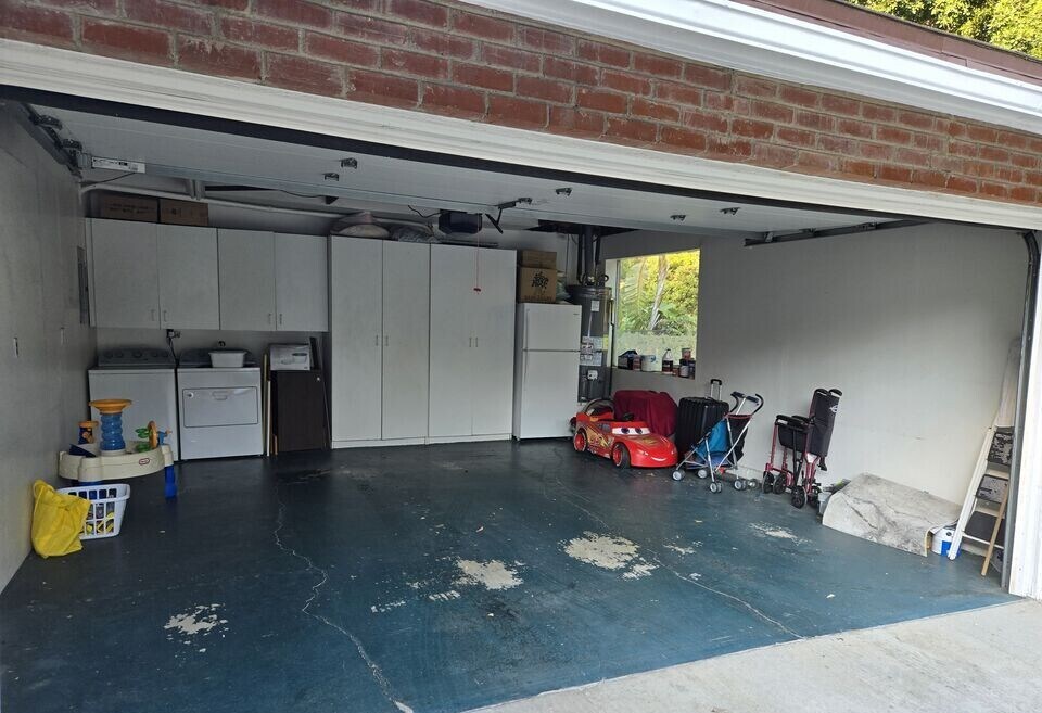 Building Photo - 1481 Benedict Canyon Dr