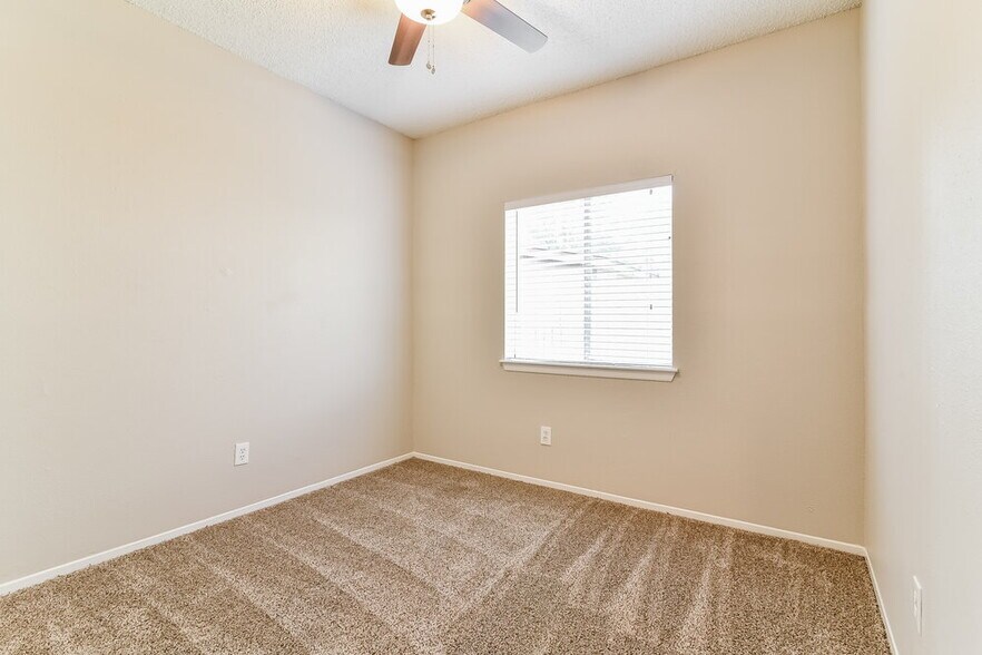 Building Photo - 8123 Summer Trail Dr