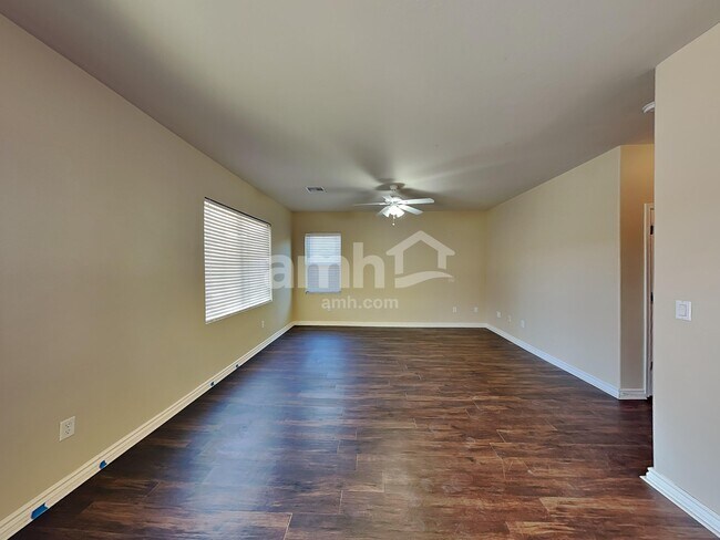 Building Photo - 12951 N Fox Hollow Dr