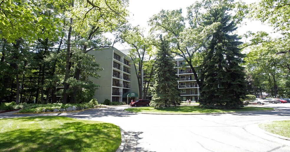 Primary Photo - Pine Oak Apartments
