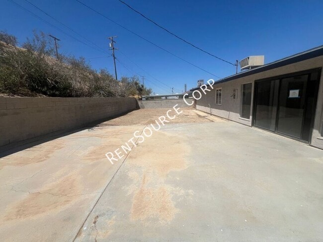 Building Photo - 850 Linda Ln