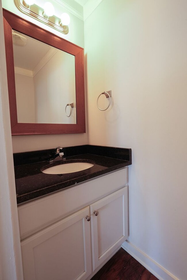 Building Photo - 134 Westover Dr