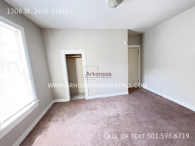 Building Photo - 1306 W 24th St