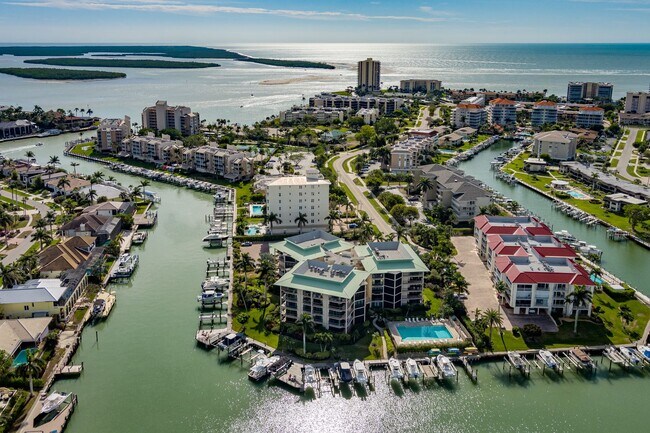 Building Photo - Tropical isle