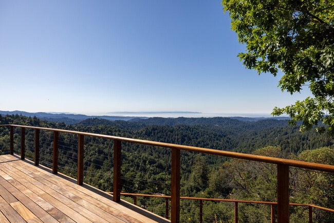 Building Photo - 22533 Majestic Dr