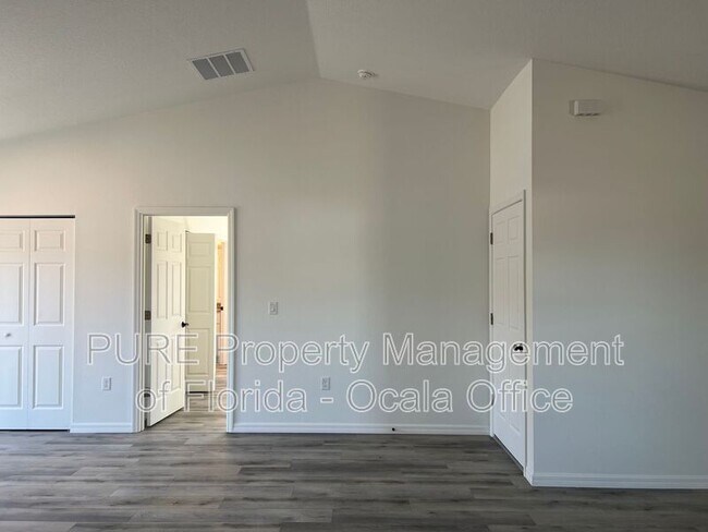 Building Photo - 30 Maple Ln