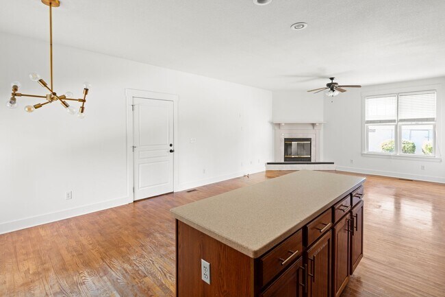 Building Photo - Modern Arts and Crafts Home