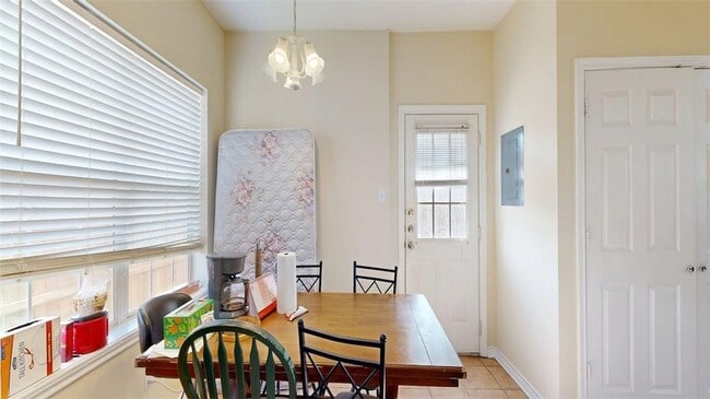 Building Photo - 301 Nimitz St