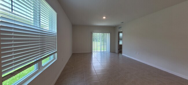 Building Photo - 316 Pelham Park Dr