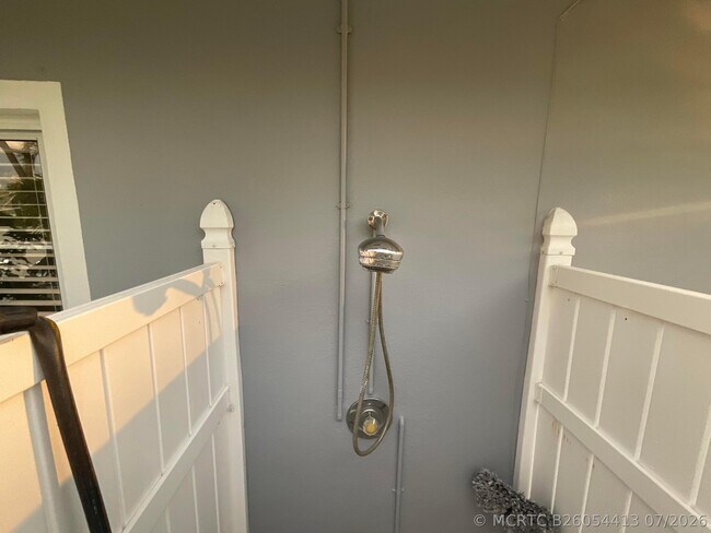 Building Photo - 1061 Bimini Ln