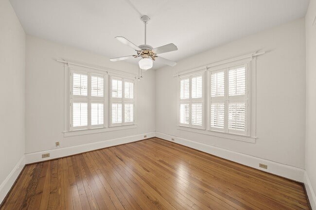 Building Photo - 406 Sul Ross St