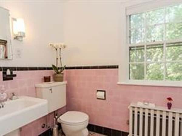 Building Photo - 381 VFW Parkway