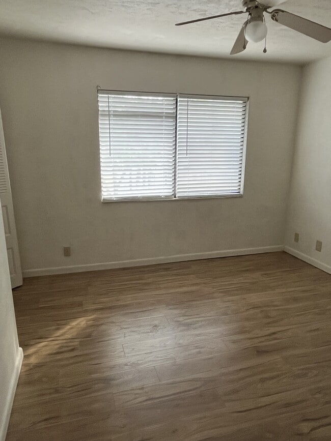 Building Photo - 2546 SW 31st Pl