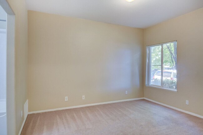 Building Photo - 3855 Strawberry Field Grove