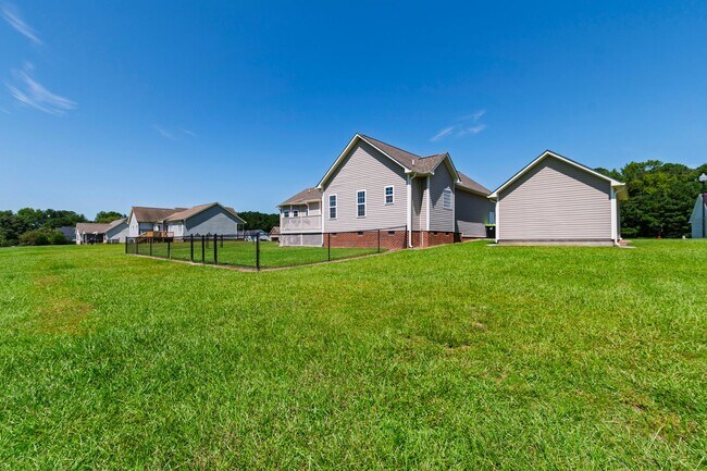 Building Photo - 147 Watersedge Ln