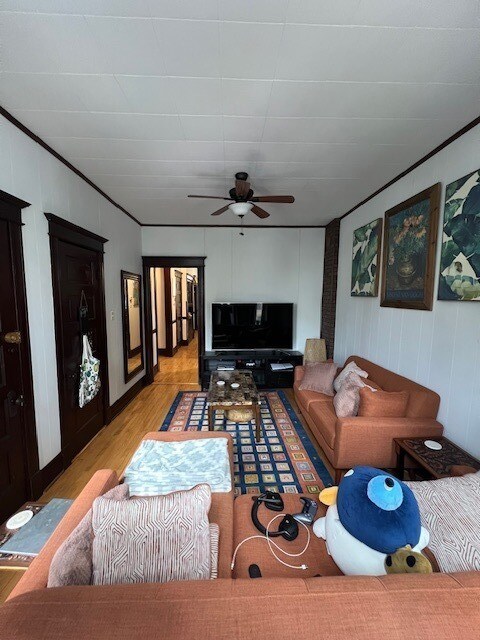 Building Photo - 1909 S May St