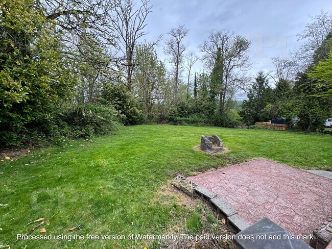 Building Photo - 303 Nevada Dr