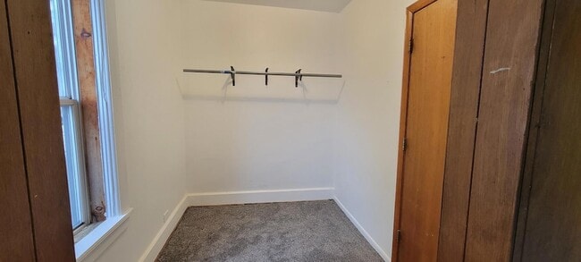 Building Photo - 2815 N Shore Dr