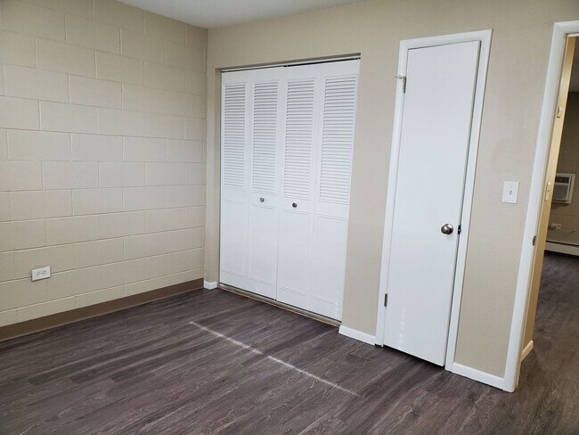 Building Photo - Garfield713 (MK-KS)