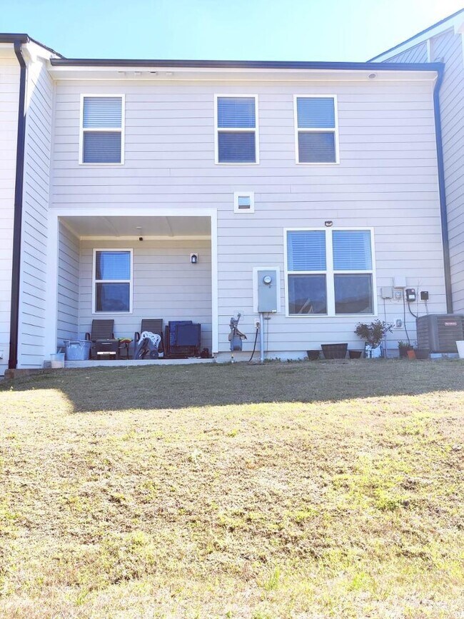 Building Photo - 4 Bedroom Townhome for Rent Apex