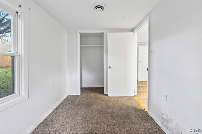 Building Photo - 308 Nelson Ave